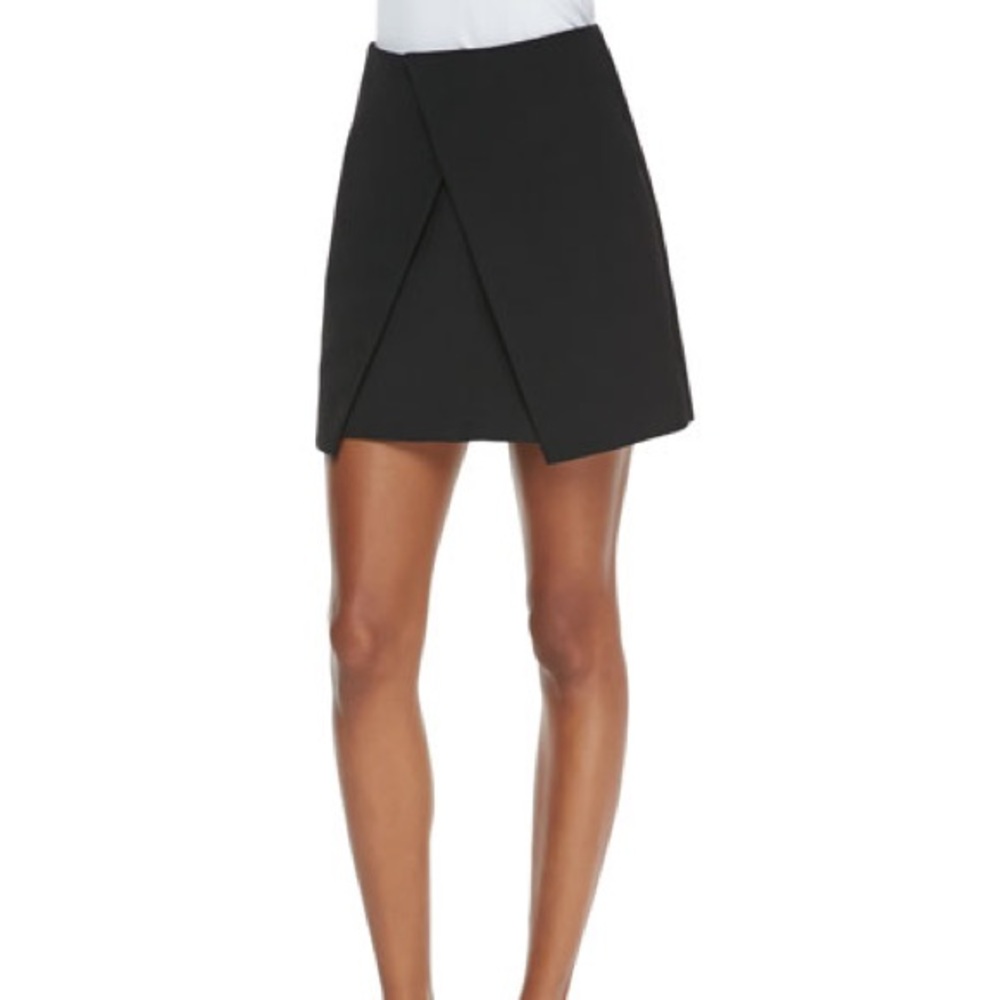 NWT C/Meo Collective Cameo The Label Revolve Black New Day Mini Skirt Small